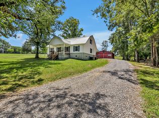 1420 Shoot Rd, Hartsville, TN 37074