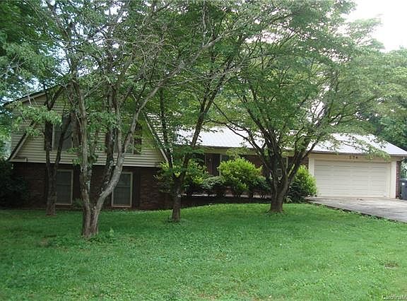 2nd image of 174 E Meadowview Dr