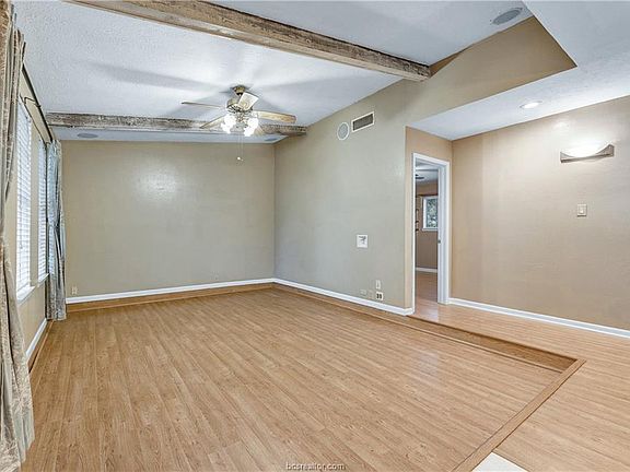 2nd image of 2208 Teton Dr