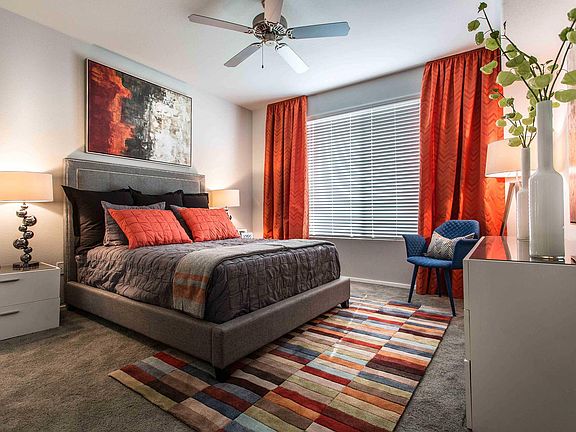 4th image of 111 N Dupont Cir #121