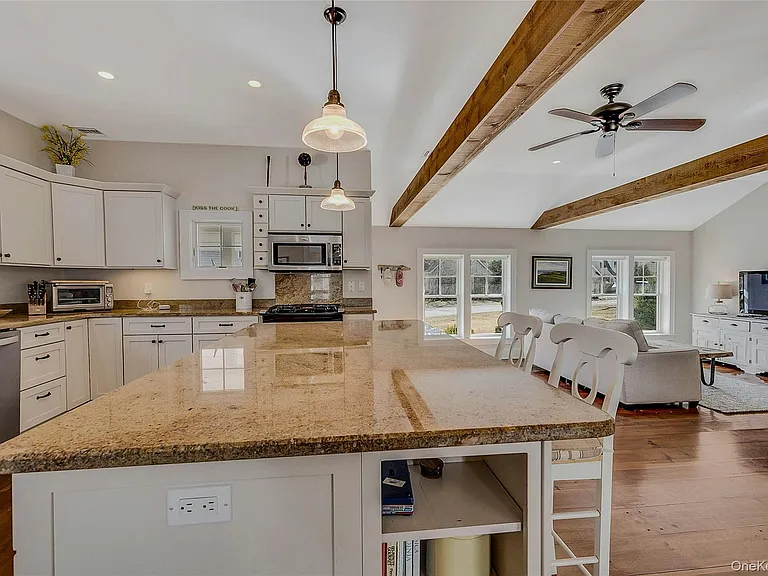 635 Strohson Rd — Photo 14