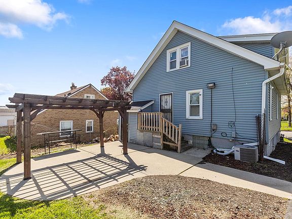 3rd image of 3318 W Florist AVENUE