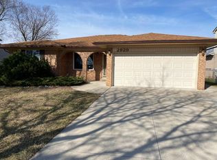 2929 Sylvan Dr, Sterling Heights, MI 48310