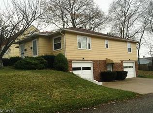 204 E Ford Ave, Barberton, OH 44203