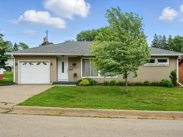 1840 Glendale Ct, Dubuque, IA 52001