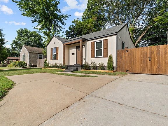 4th image of 1047 Maria St
