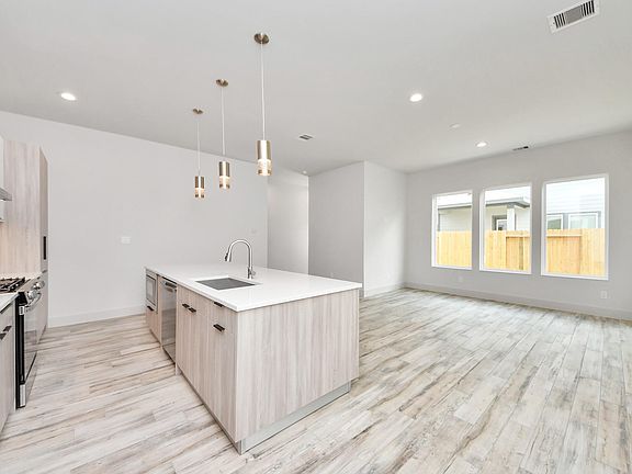 3rd image of 4022 Boho Ln