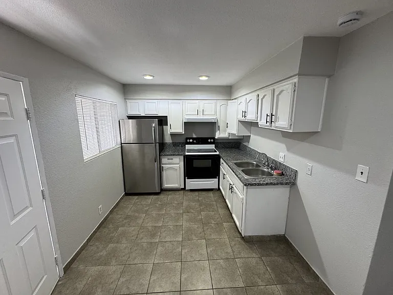 3391 Brussels St #4 — Photo 3
