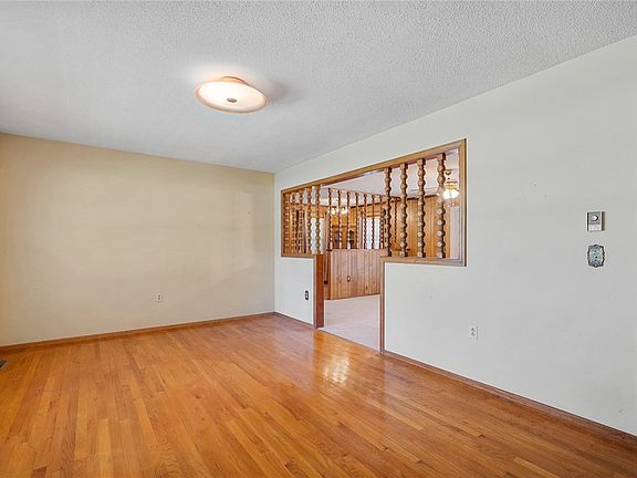 3rd image of 2101 Old Spring Dr
