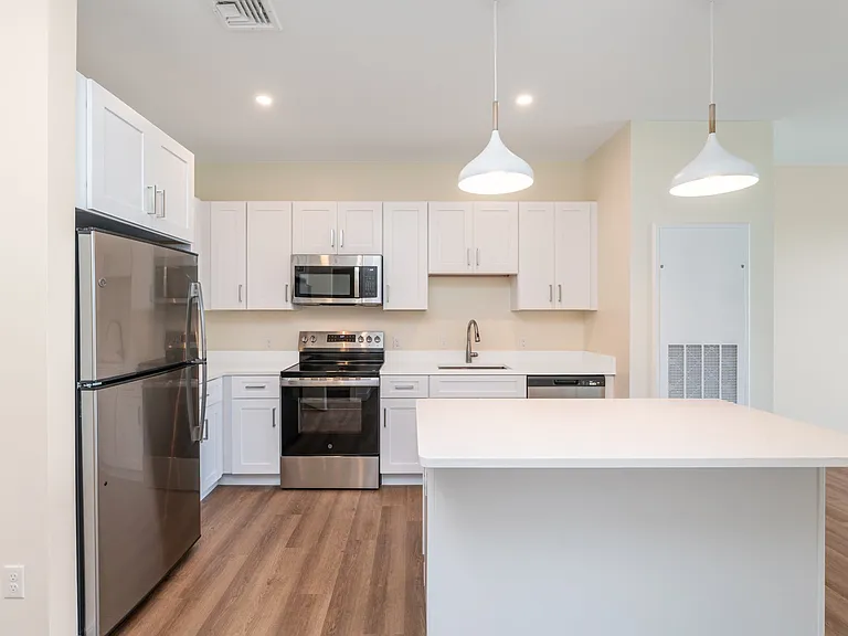 Slade Farm Residences — Photo 6