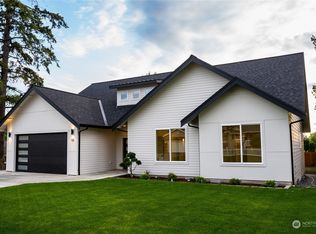 151 8th St, Blaine, WA