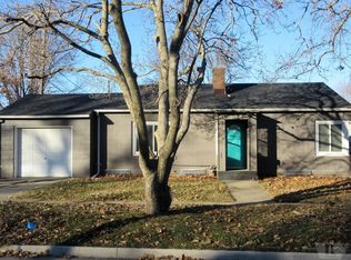 815 9th Ave E, Oskaloosa, IA 52577