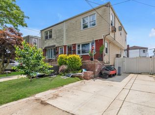 25306 148th Ave, Rosedale, NY 11422