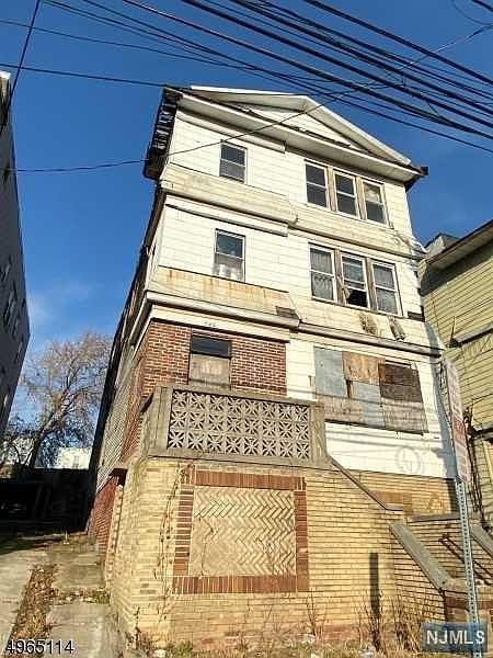 2nd image of 245 Avon Ave