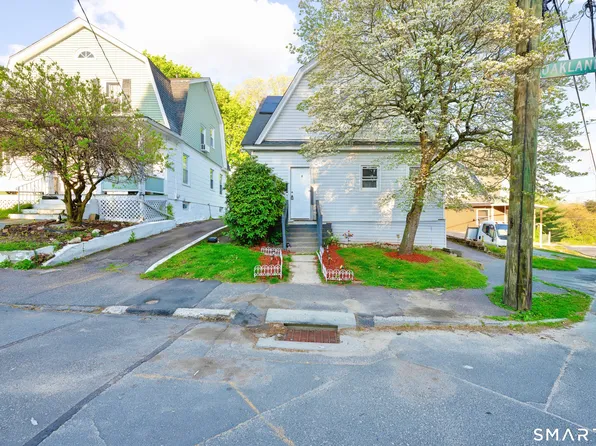 2 Oakland Avenue, Waterbury, CT 06710