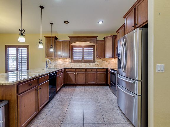 3rd image of 12204 W Tara Ln