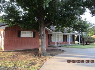 305 Broadmoor St, Borger, TX 79007