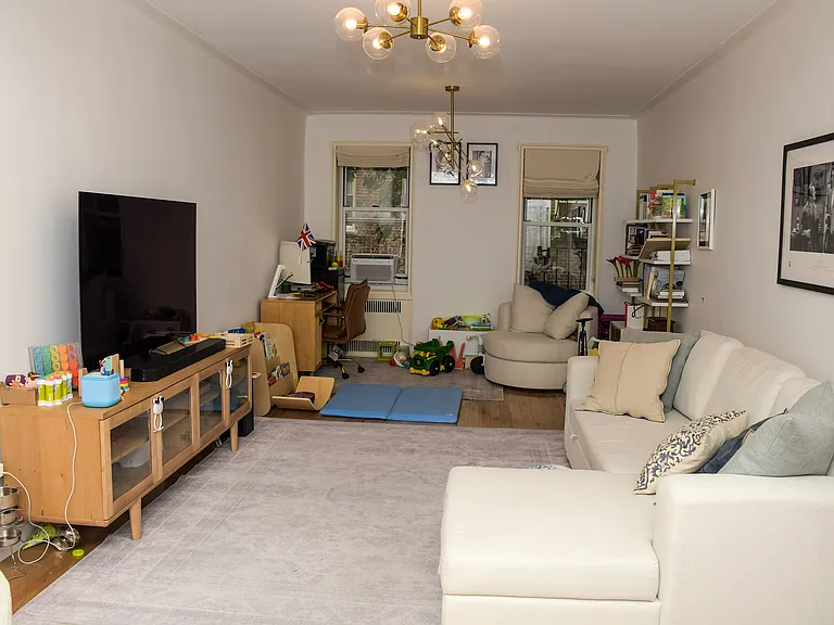 4130 46th St #3D — Photo 4