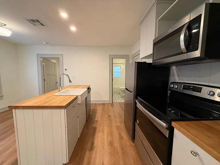 1203 Military Ct — Photo 11