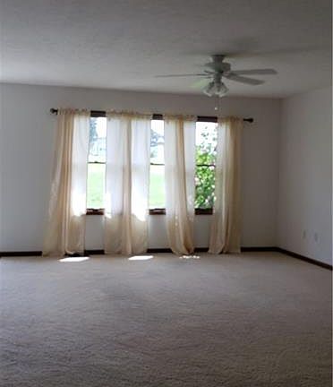 3rd image of 121 Pipers Pine Dr