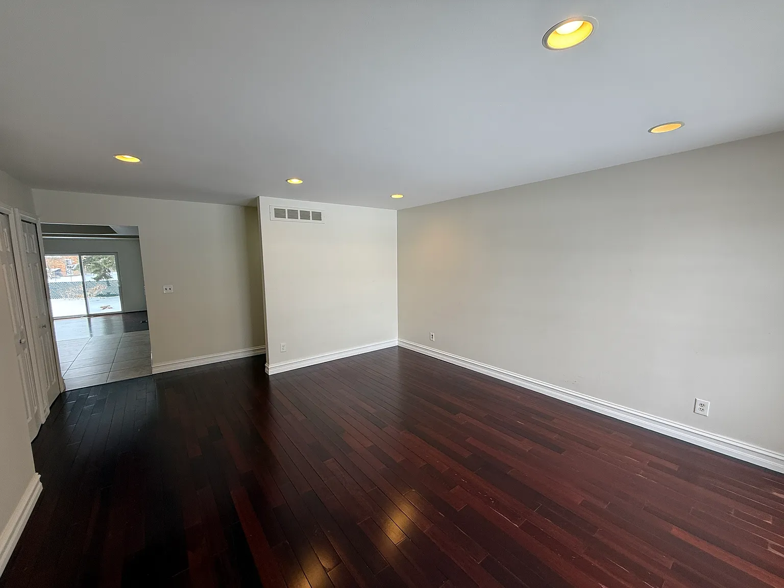 4 bed, 1660 sqft, $2,600 — Photo 2