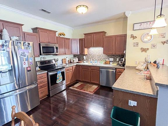 4th image of 1056 Bedford COURT #102