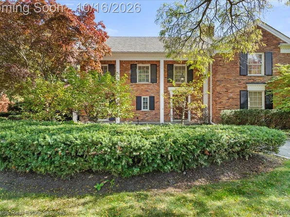 14 Stratford Pl, Grosse Pointe, MI 48230