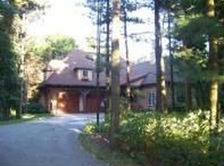 3243 Lake Trail Dr, Saugatuck, MI 49453