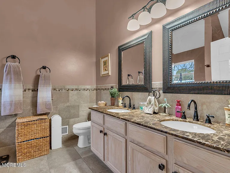 107 Shenandoah Blvd — Photo 15