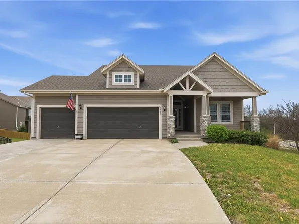 1060 N Sumac St, Olathe, KS 66061