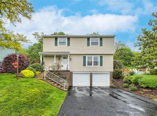 208 Wren Dr, Greensburg, PA 15601