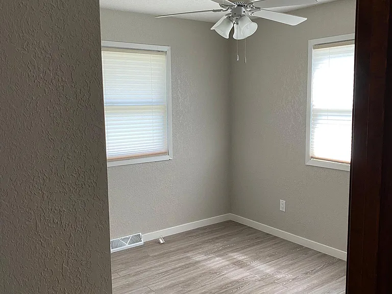 1210 Mount Loretta Ave — Photo 20