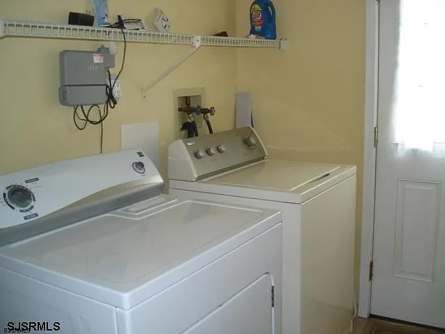 426 Canterbury Ct — Photo 8