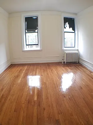 Rented by Roberto Guilbet, LREB | media 25