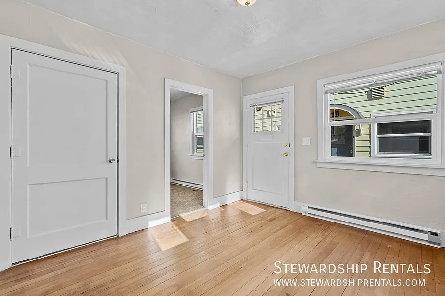 Adorable cottage in great location — Photo 4