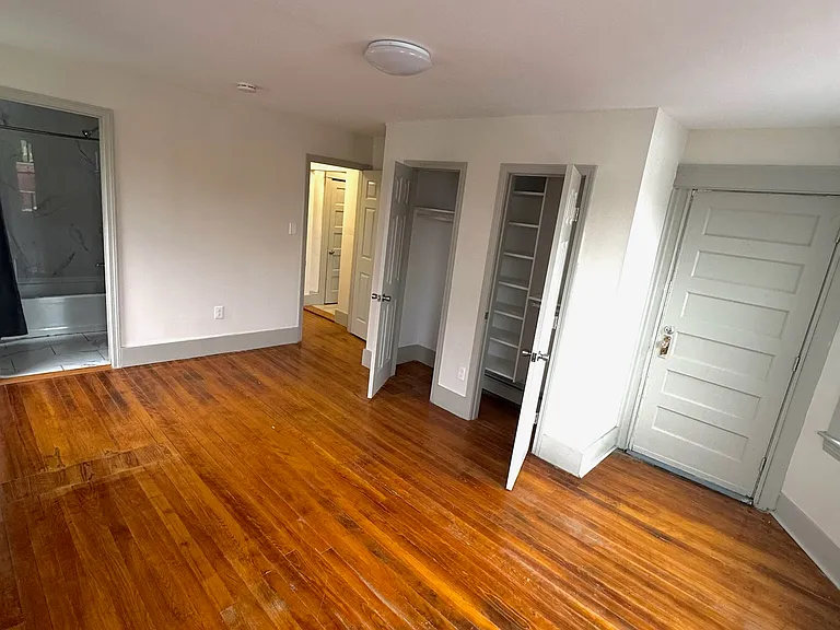 584 W Boylston St #2L — Photo 9