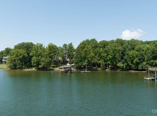 2105 Lake Forest Dr, Tega Cay, SC 29708