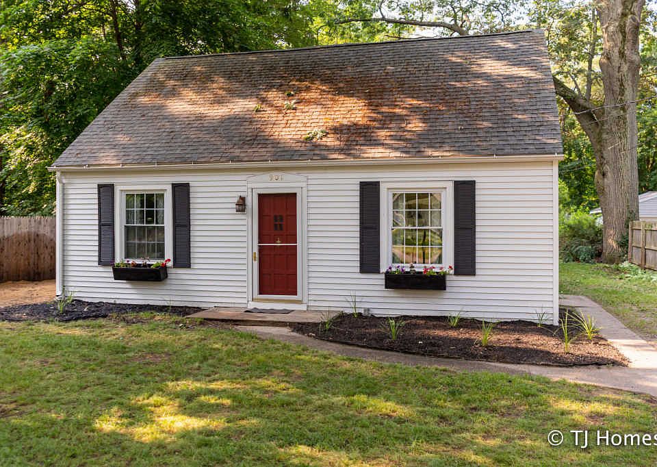 1st image of 901 Petrie Ave