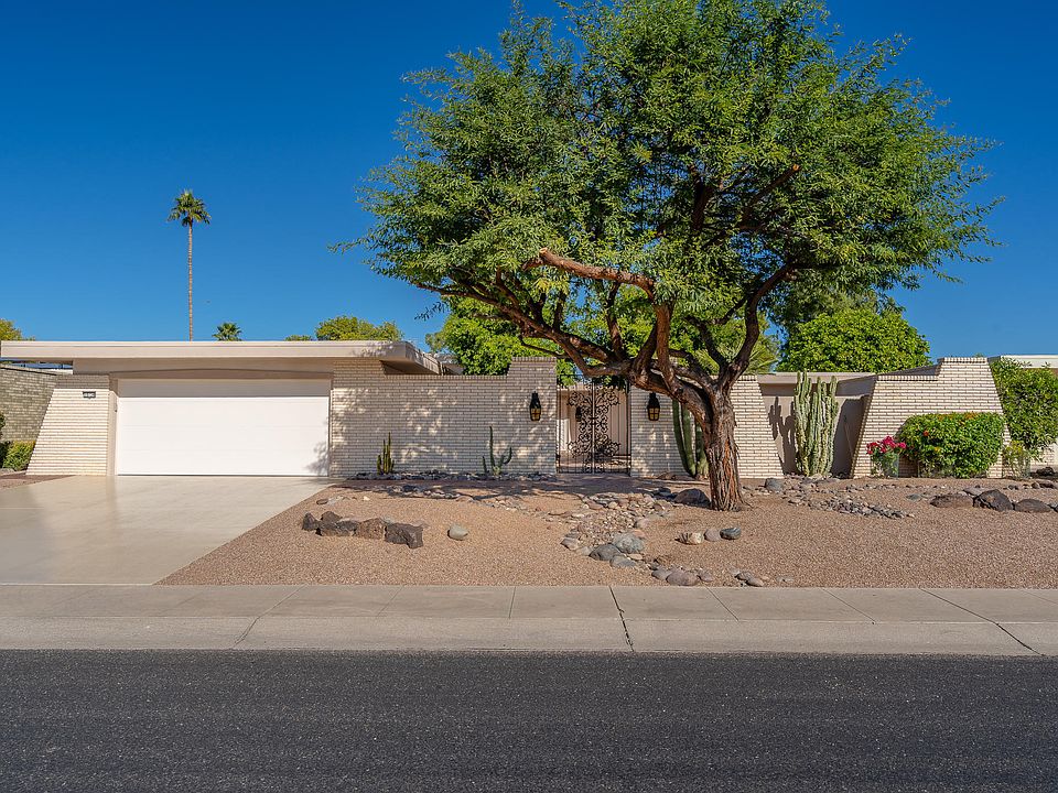 1st image of 10734 W Palmeras Dr
