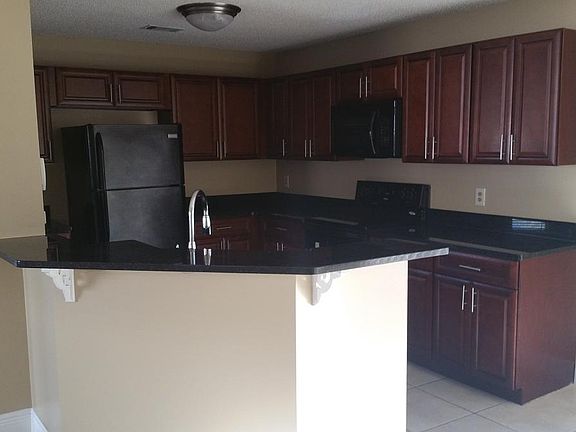 5th image of 122 Coral Reef Cir