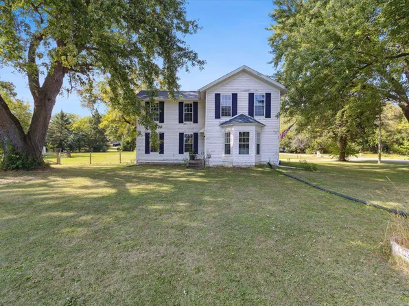1278 Afton Rd, Janesville, WI 53548