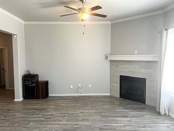3rd image of 2341 Fallview Dr
