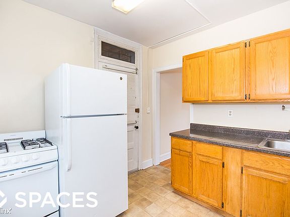 3rd image of 4858 N Hermitage Ave #Unt4860-1e