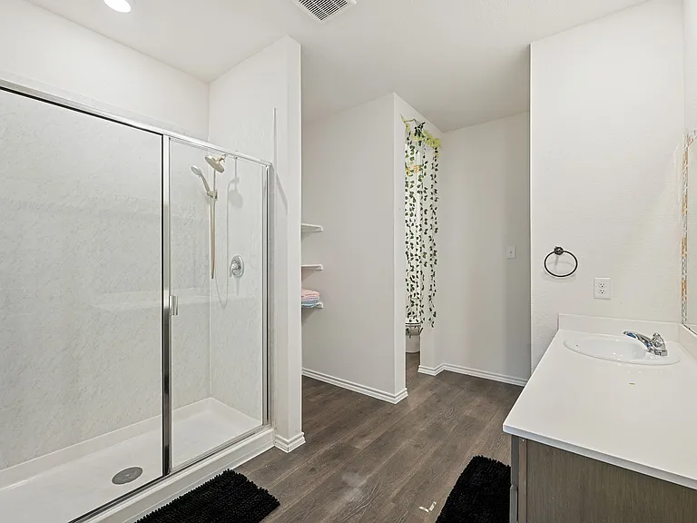 1018 Kristof Dr — Photo 6