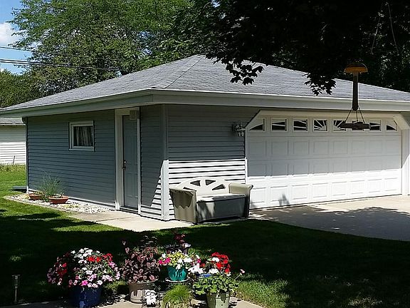 3rd image of 5660 W Range Ave