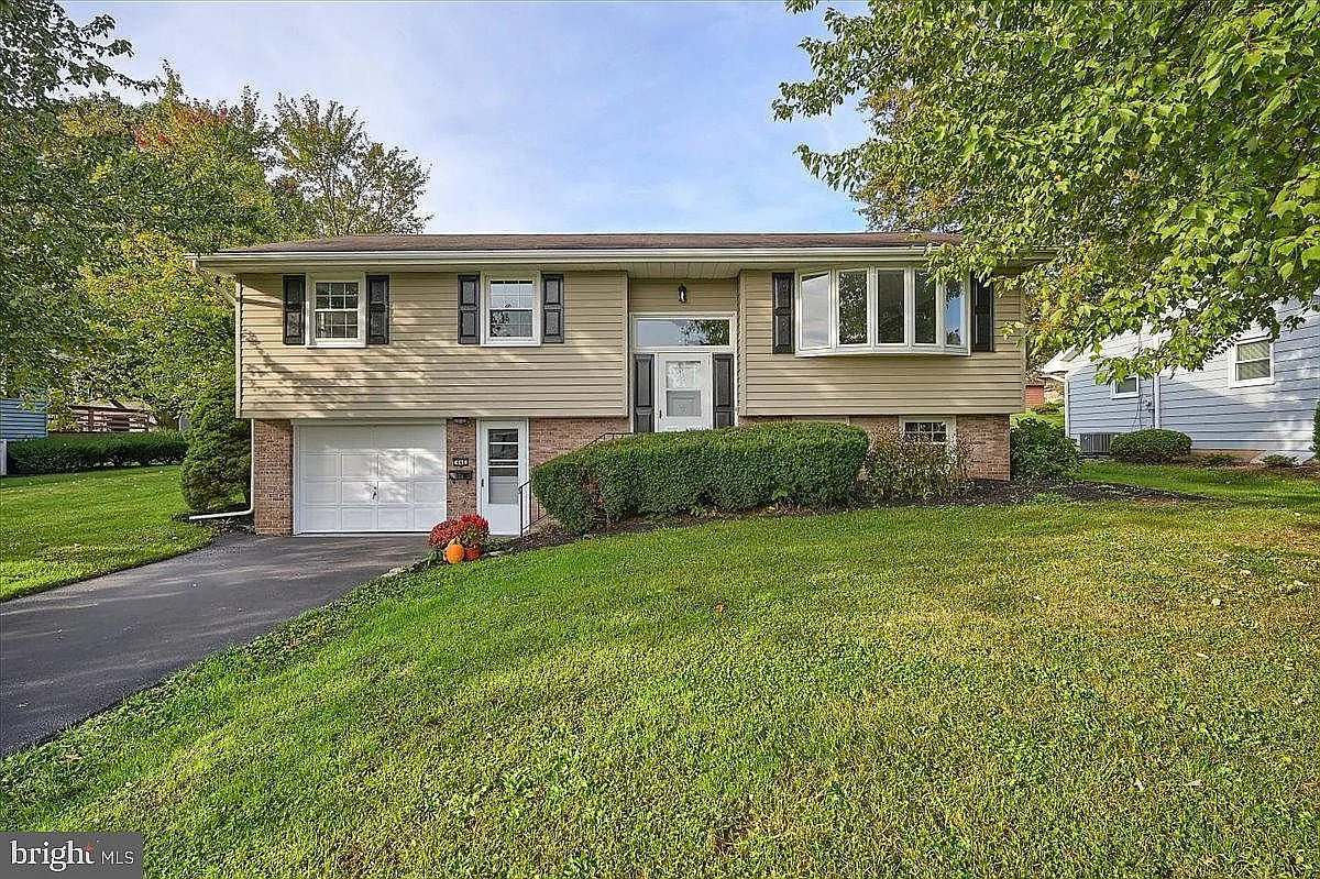 3 bed, 1638 sqft, $2,250 — Photo 1