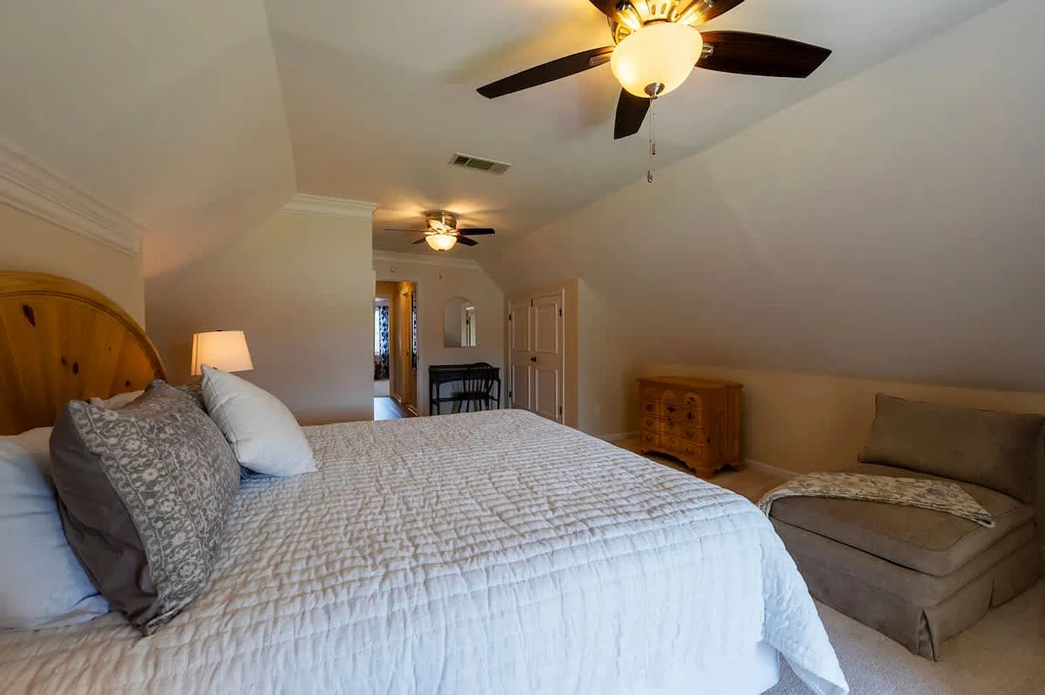 3 bed, 2.0 bath, $5,069 — Photo 3