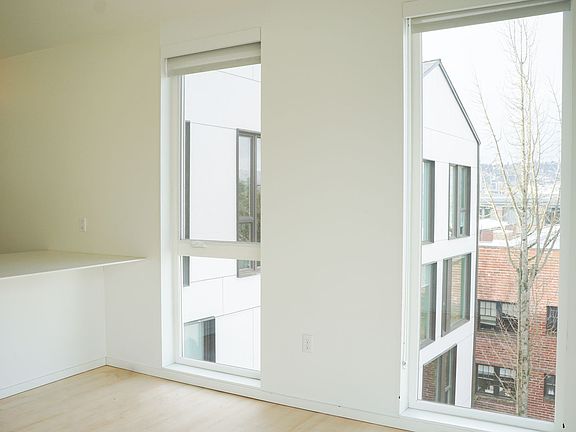5th image of 1475 SE 15th Ave Ste 404