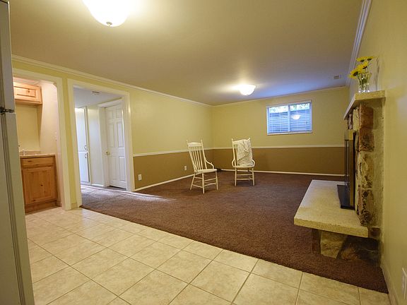 5th image of 309 E Troy Way