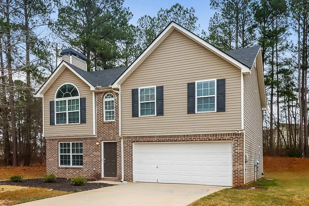 4 bed, 3.0 bath, 1961 sqft, $2,180 — Photo 2